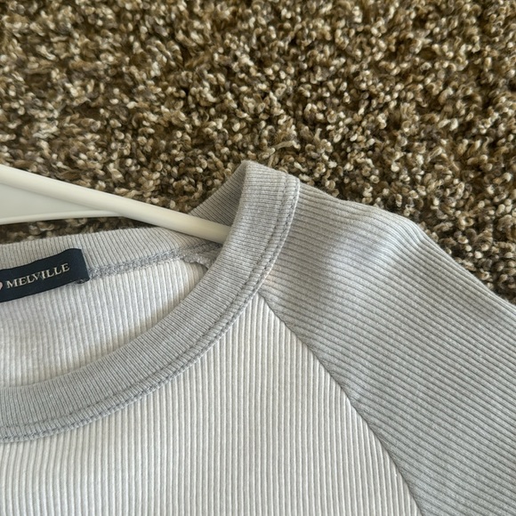 Brandy Melville Angel Cropped Baby Tee - Picture 4 of 4